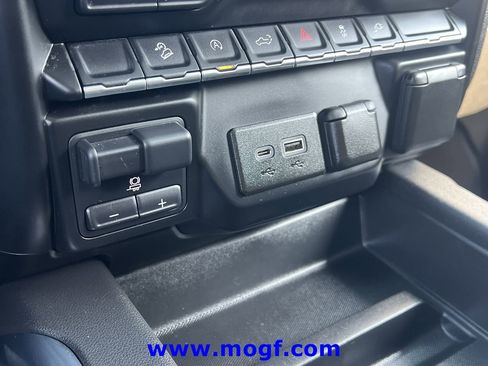 Used 2019 Chevrolet Silverado 1500 LT Trail Boss image 11