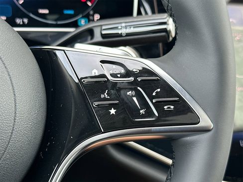 New 2026 Mercedes-Benz E 350 4MATIC Sedan image 27