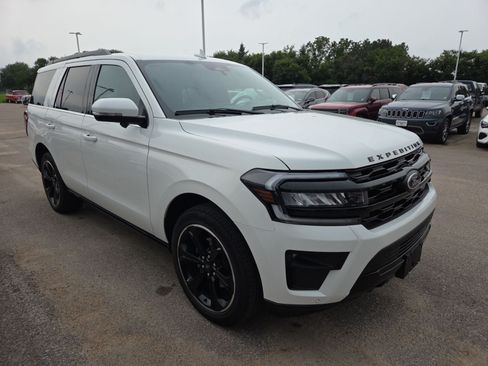 Used 2024 Ford Expedition Limited AWD/4WD image 7