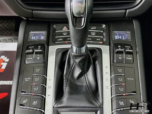 Used 2021 Porsche Macan S image 13