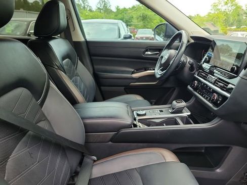 Used 2023 Nissan Pathfinder Platinum w/ Cargo Package AWD/4WD image 36