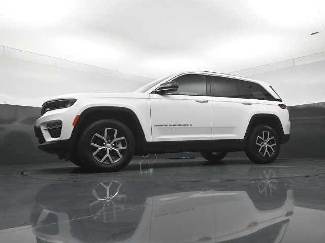 Certified 2025 Jeep Grand Cherokee Limited AWD/4WD image 20