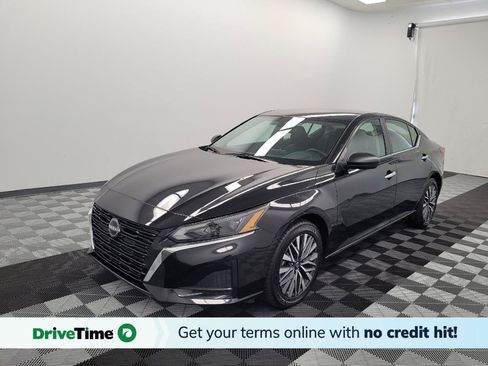 Used 2025 Nissan Altima 2.5 SV AWD/4WD image 1