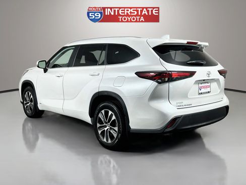 Certified 2026 Toyota Highlander XLE AWD/4WD image 5