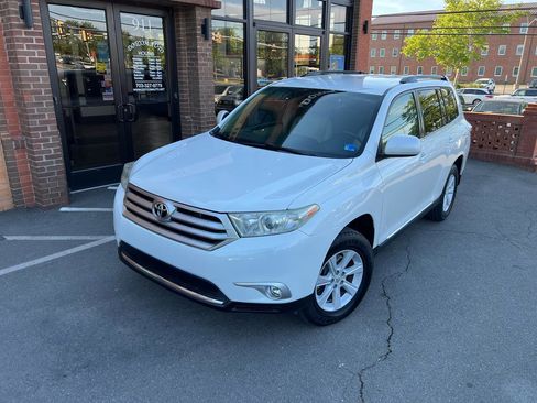 Used 2012 Toyota Highlander 4WD image 2