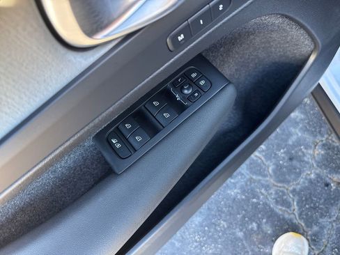 Certified 2025 Volvo XC40 B5 Ultra w/ Protection Package image 14