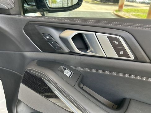 Used 2024 BMW X7 xDrive40i w/ M Sport Package image 29