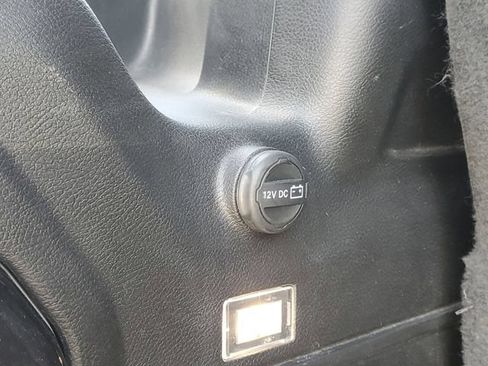 Used 2019 Jeep Wrangler Sport AWD/4WD image 9
