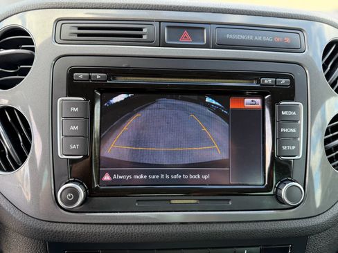 Used 2015 Volkswagen Tiguan SE image 22