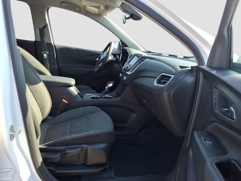 Used 2024 Chevrolet Equinox LT w/ LPO, Floor Liner Package FWD image 10