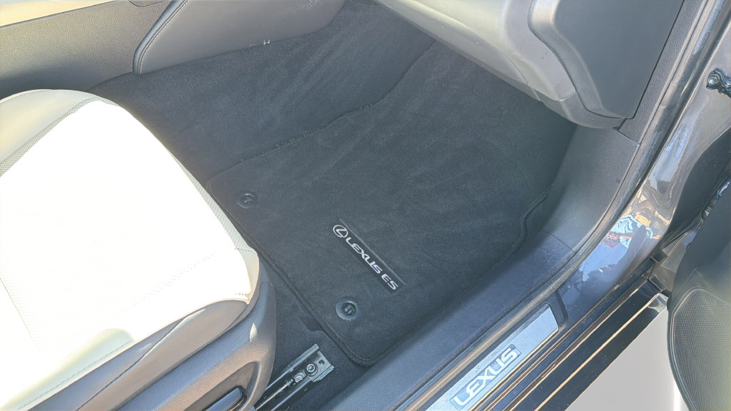 Used 2023 Lexus ES 350 w/ Premium Package FWD image 29