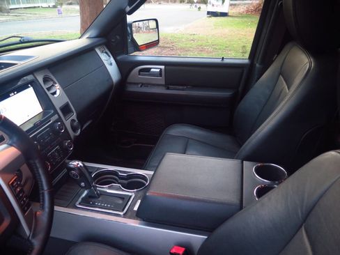 Used 2016 Ford Expedition Limited w/ Equipment Group 301A image 12