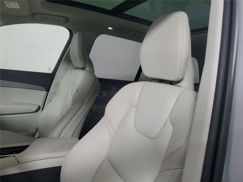Certified 2025 Volvo XC90 B6 Plus w/ Protection Package Premier AWD/4WD image 23