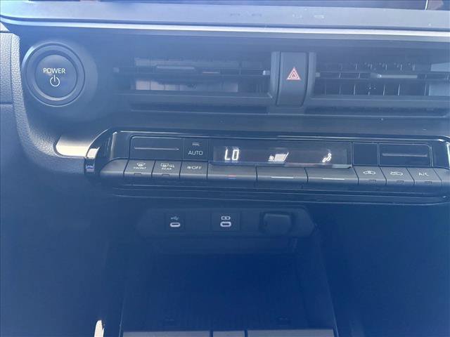Used 2023 Toyota Prius LE FWD image 15
