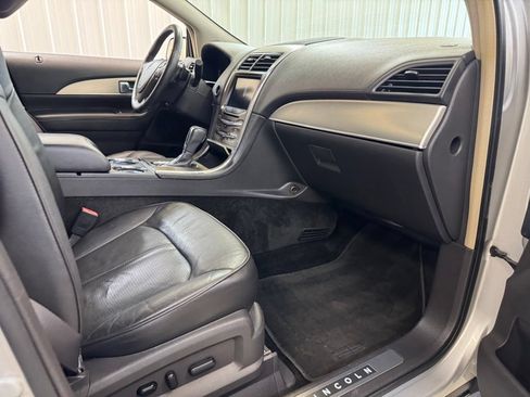 Used 2015 Lincoln MKX FWD w/ Equipment Group 102A image 28