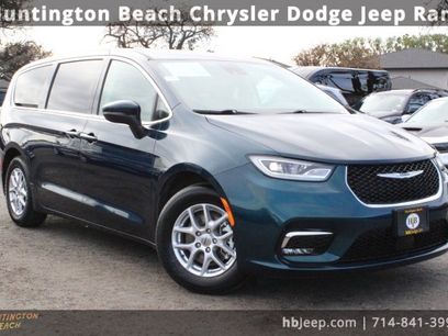 Used 2023 Chrysler Pacifica Touring-L