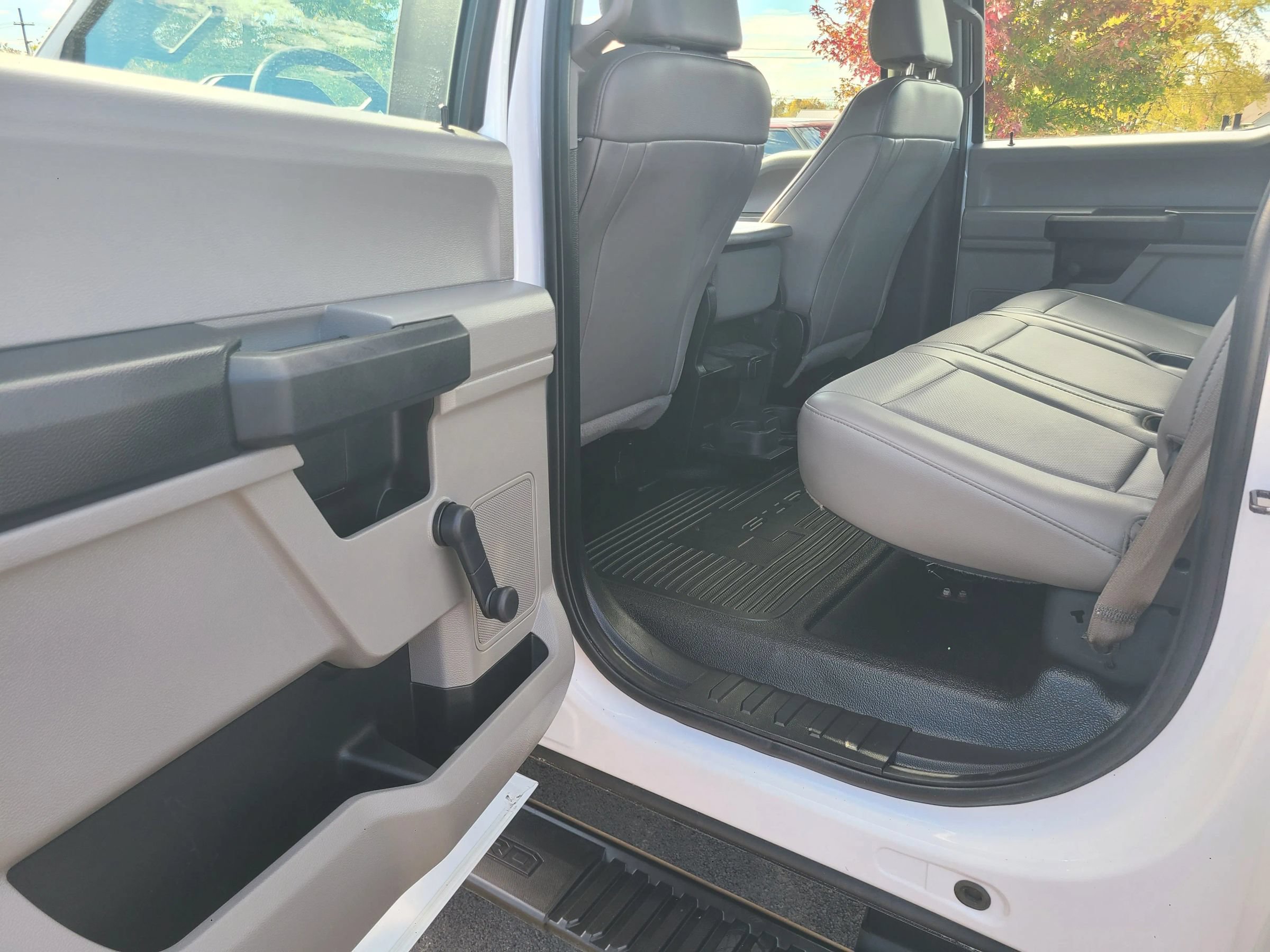 Used 2017 Ford F350 XL w/ Snow Plow/Camper Package AWD/4WD image 37