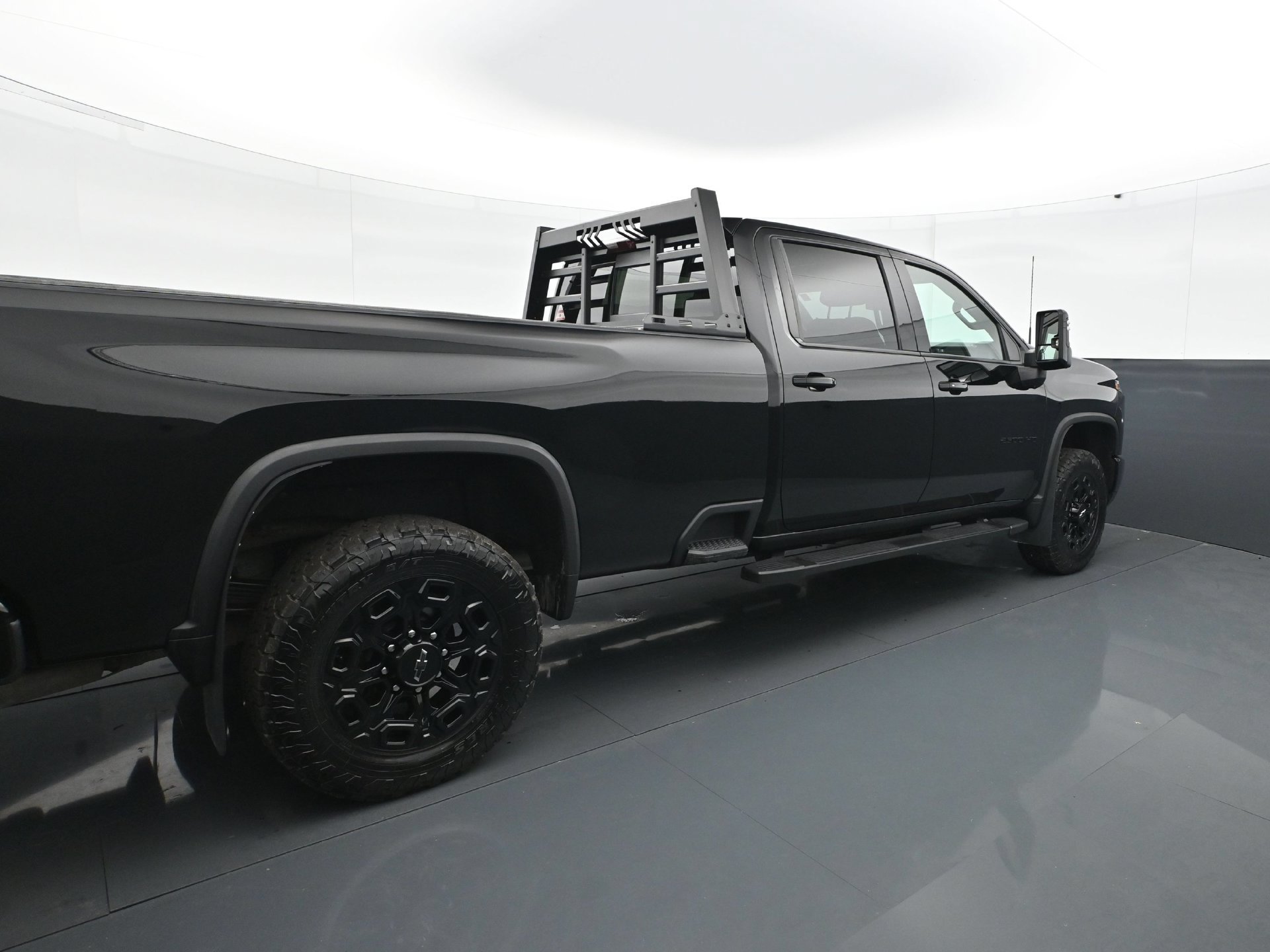 Used 2024 Chevrolet Silverado 2500 LTZ w/ LTZ Plus Package AWD/4WD image 7