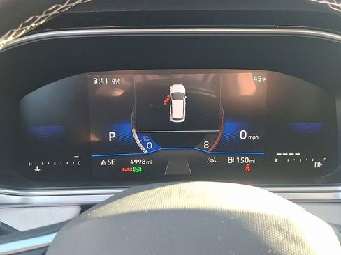 Certified 2025 Volkswagen Taos SE w/ Panoramic Sunroof Package image 25