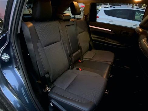 Used 2019 Toyota Highlander Plus image 18