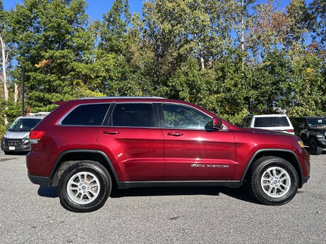 Used 2019 Jeep Grand Cherokee Laredo AWD/4WD image 2