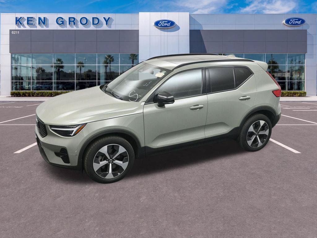 Used 2023 Volvo XC40 B5 Ultimate AWD/4WD image 16