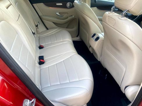 Used 2018 Mercedes-Benz GLC 300 4MATIC image 12