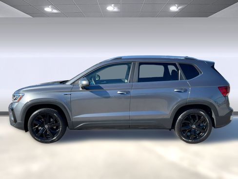 Used 2022 Volkswagen Taos SEL image 2