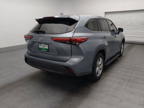 Used 2020 Toyota Highlander LE FWD image 9