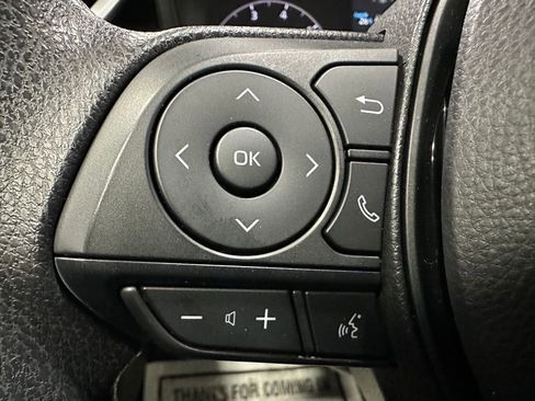 Used 2025 Toyota Corolla LE image 19