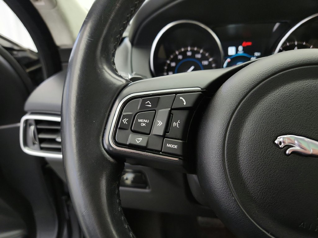 Used 2020 Jaguar F-PACE Premium AWD/4WD image 21