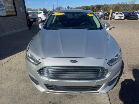 Used 2014 Ford Fusion SE FWD image 2