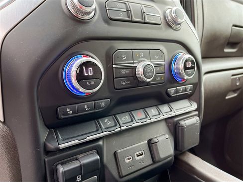 Used 2022 GMC Sierra 1500 SLT w/ SLT Premium Package image 15