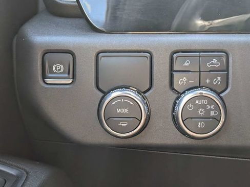 Used 2025 GMC Sierra 1500 SLT RWD image 21