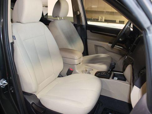 Used 2010 Hyundai Santa Fe GLS image 25