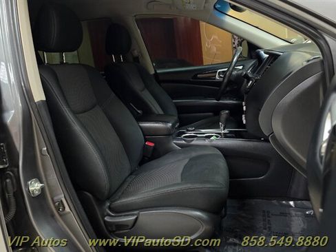 Used 2020 Nissan Pathfinder SV AWD/4WD image 16
