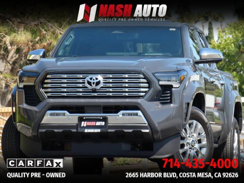 Used 2025 Toyota Tacoma Limited AWD/4WD image 4