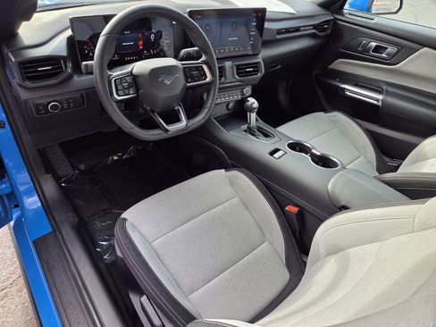 Certified 2025 Ford Mustang Coupe image 12