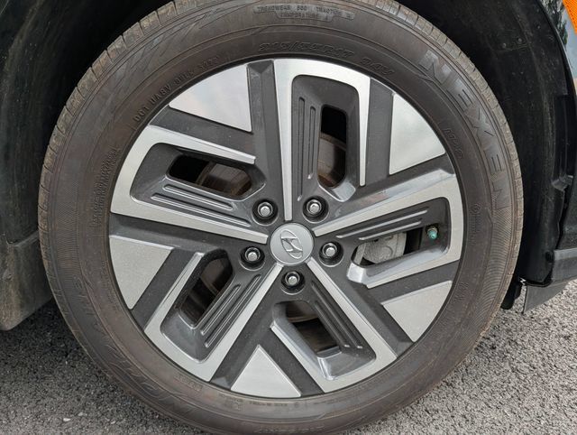 Used 2023 Hyundai Kona SE FWD image 9