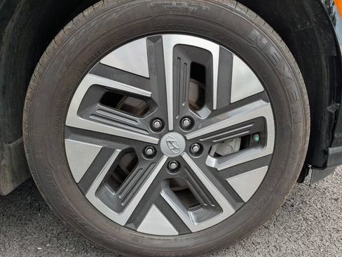 Used 2023 Hyundai Kona SE FWD image 9