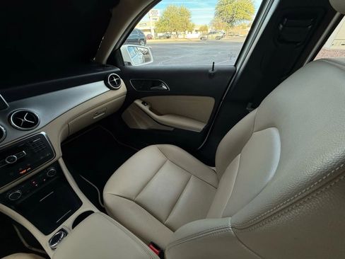 Used 2015 Mercedes-Benz GLA 250 4MATIC image 47