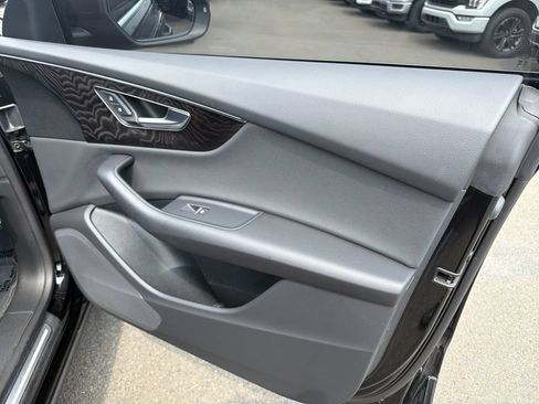 Used 2023 Audi Q8 Premium AWD/4WD image 14