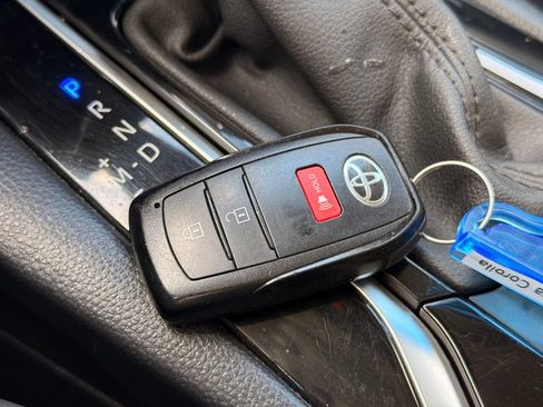 Used 2024 Toyota Corolla Cross XLE image 36