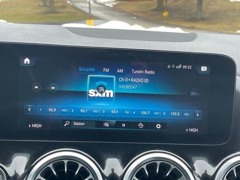 Used 2023 Mercedes-Benz GLA 250 4MATIC image 37