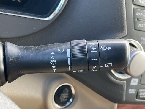 Used 2010 Toyota Highlander Limited image 19