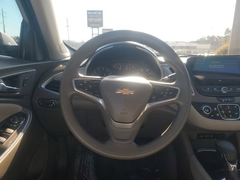 Used 2022 Chevrolet Malibu LT image 13