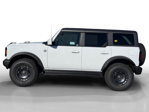 New 2025 Ford Bronco Outer Banks w/ Sasquatch Package image 2