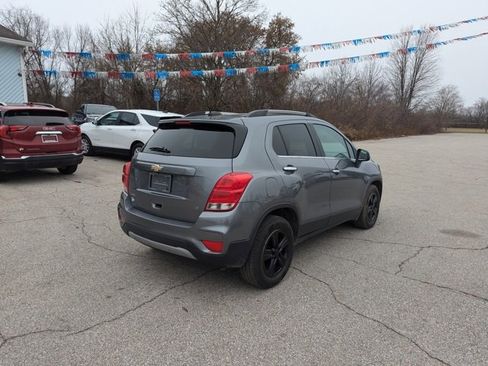 Used 2020 Chevrolet Trax LT w/ Driver Confidence Package image 3