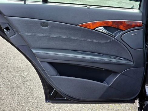 Used 2005 Mercedes-Benz E 320 4MATIC Sedan image 30