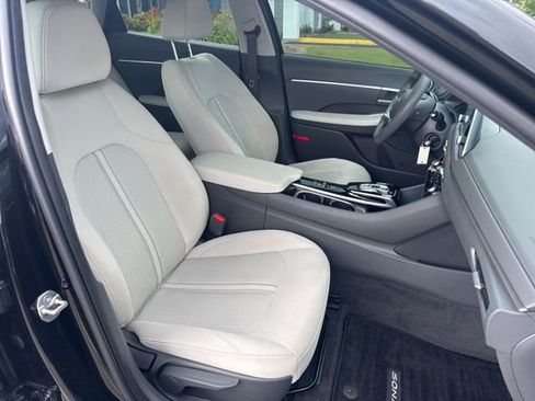 Used 2023 Hyundai Sonata SE w/ Cargo Package FWD image 13